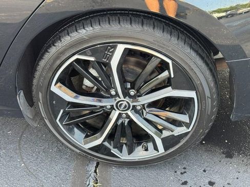 Used 2024 Nissan Altima 2.5 SR FWD image 7