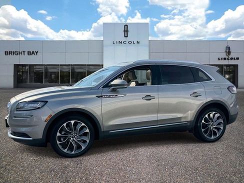 Used 2023 Lincoln Nautilus Reserve image 2