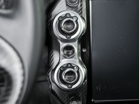 Used 2019 McLaren 720S image 32