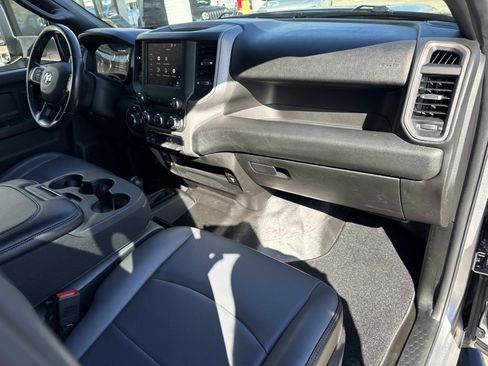 Used 2022 RAM 2500 Tradesman w/ Chrome Appearance Group image 12