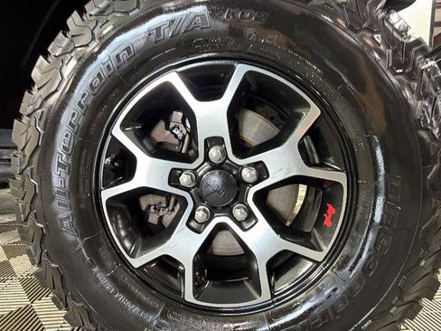 Used 2018 Jeep Wrangler Unlimited Rubicon AWD/4WD image 37