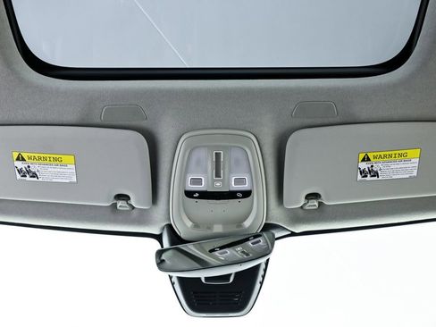 Certified 2025 Volvo XC40 B5 Core image 20