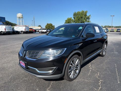 Used 2017 Lincoln MKX Reserve w/ Driver Assistance Package AWD/4WD image 7