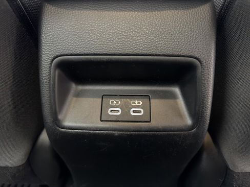 Used 2025 Toyota Corolla LE image 29