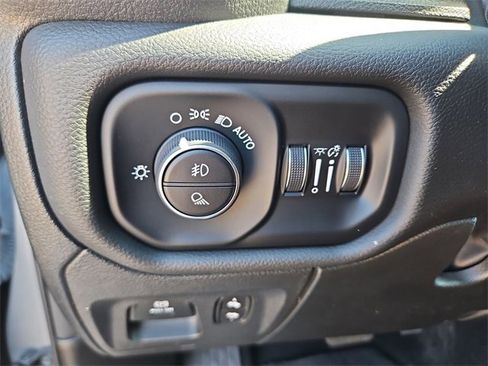 Used 2025 RAM 1500 Laramie image 18