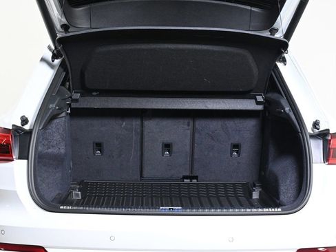 Certified 2025 Audi Q3 2.0T Premium w/ Convenience Package image 21