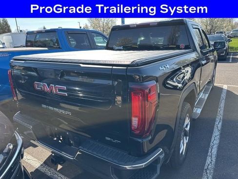 Used 2022 GMC Sierra 1500 SLT w/ SLT Premium Package AWD/4WD image 5