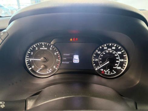 Used 2022 Nissan Armada SL w/ Captain's Chairs Package AWD/4WD image 26