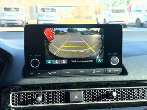 Used 2025 Honda Civic Sport image 2