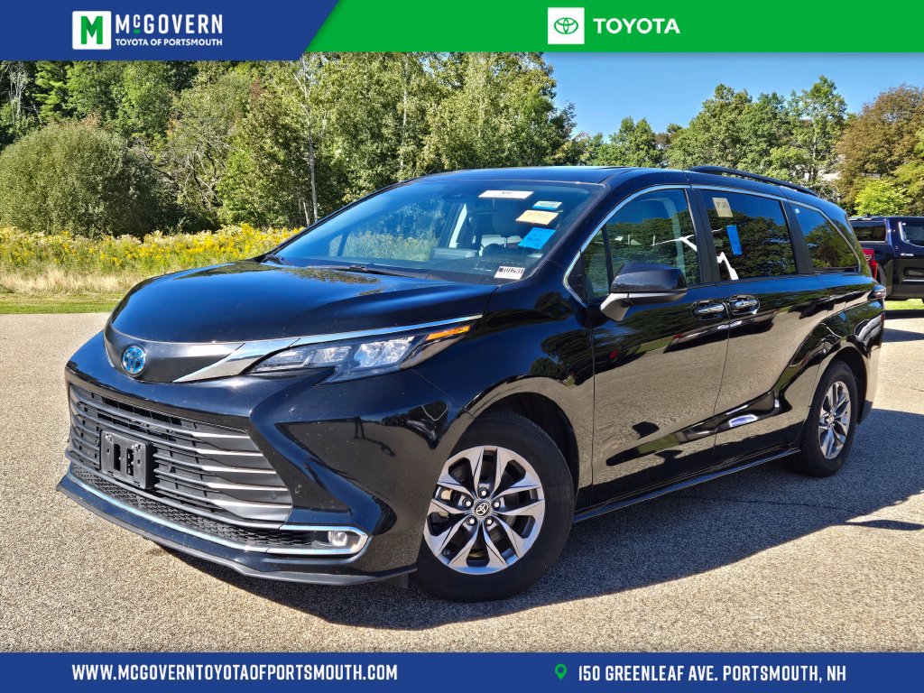 Used 2024 Toyota Sienna XLE AWD/4WD image 1