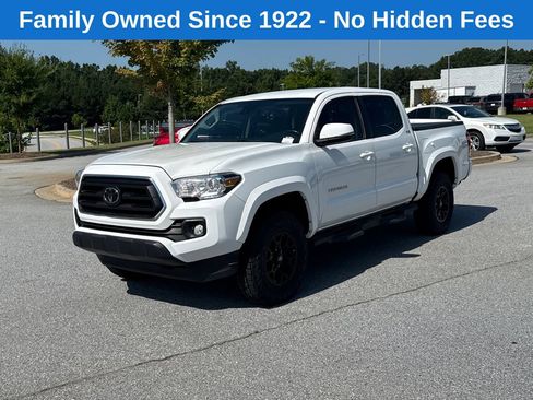 Used 2022 Toyota Tacoma SR5 w/ Technology Package RWD image 3
