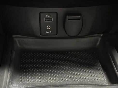 Used 2017 Nissan Rogue S image 26