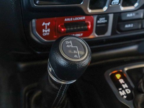 Used 2024 Jeep Wrangler Willys image 21