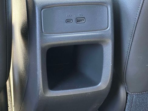 Used 2024 Chevrolet Trax RS w/ Sunroof Package FWD image 11