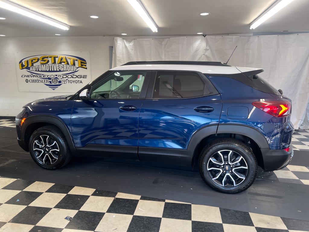 Used 2023 Chevrolet TrailBlazer ACTIV w/ Sun and Liftgate Package AWD/4WD image 8