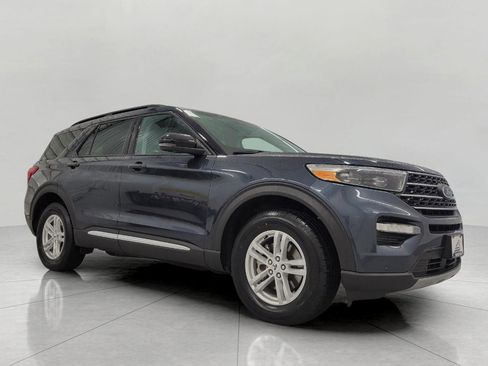 Used 2024 Ford Explorer XLT w/ Equipment Group 202A AWD/4WD image 1