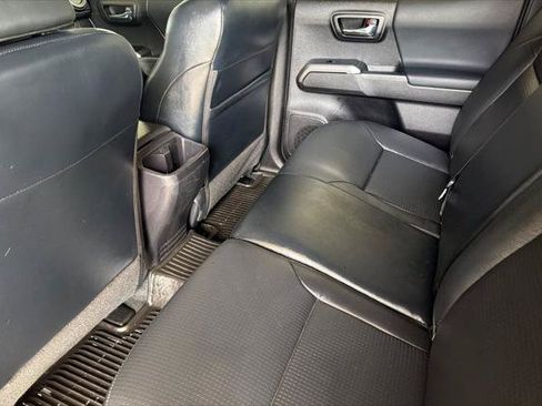 Certified 2023 Toyota Tacoma TRD Off-Road w/ TRD Premium Off Road Package AWD/4WD image 4