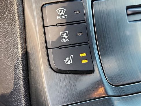 Used 2016 Hyundai Genesis Coupe 3.8 image 23