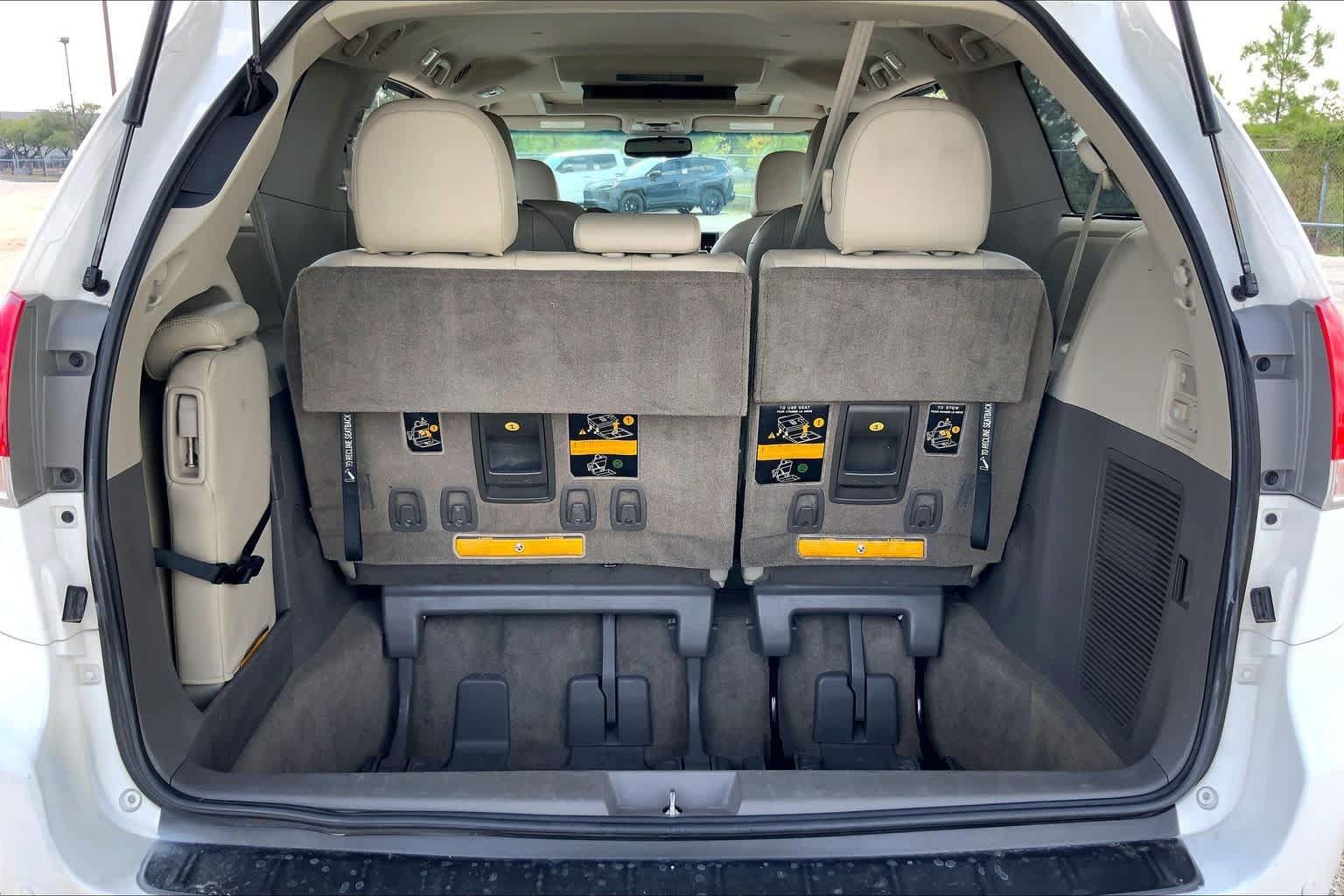 Used 2011 Toyota Sienna XLE w/ XLE Navigation Pkg FWD image 32