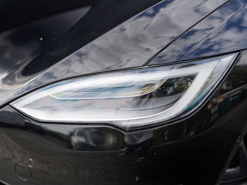 Used 2022 Tesla Model S Plaid AWD/4WD image 3