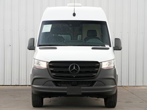 Used 2021 Mercedes-Benz Sprinter 2500 w/ Premium Plus Package image 7