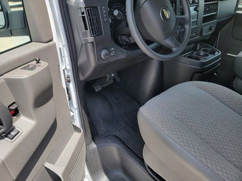 Used 2025 Chevrolet Express 3500 LT w/ LT Preferred Equipment Group RWD image 18