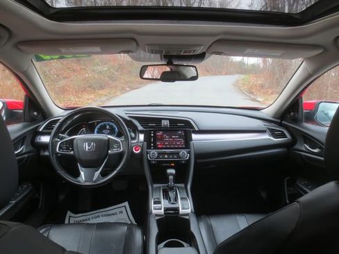 Used 2017 Honda Civic Touring image 8