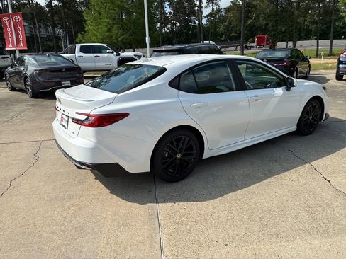 New 2026 Toyota Camry SE FWD image 7