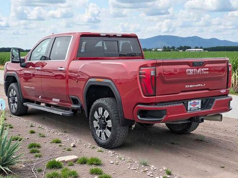 Used 2024 GMC Sierra 3500 Denali w/ Denali Reserve Package AWD/4WD image 4