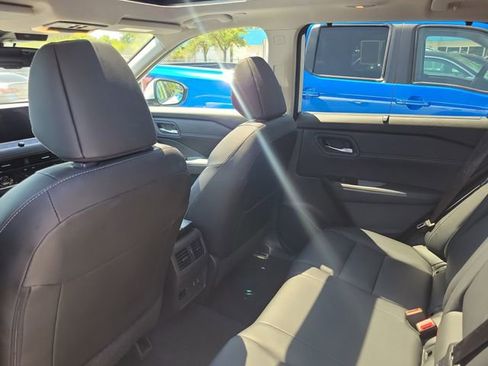Used 2024 Nissan Rogue SL w/ SL Premium Package FWD image 28