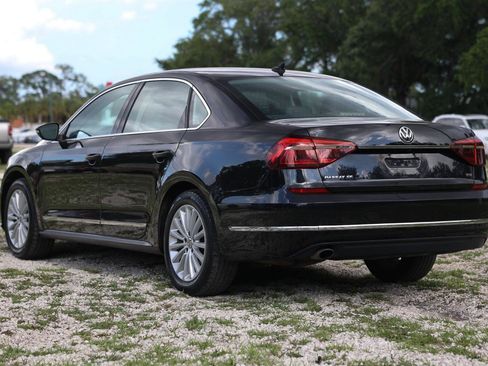 Used 2017 Volkswagen Passat 1.8T SE FWD image 5