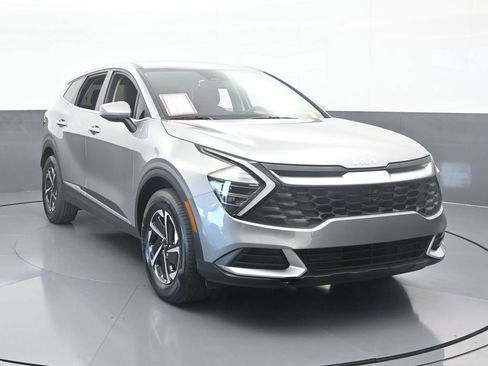 Used 2024 Kia Sportage LX image 9