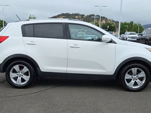 Used 2012 Kia Sportage LX w/ Navigation Pkg FWD image 9