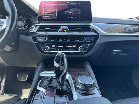 Used 2023 BMW 530e w/ M Sport Package RWD image 11