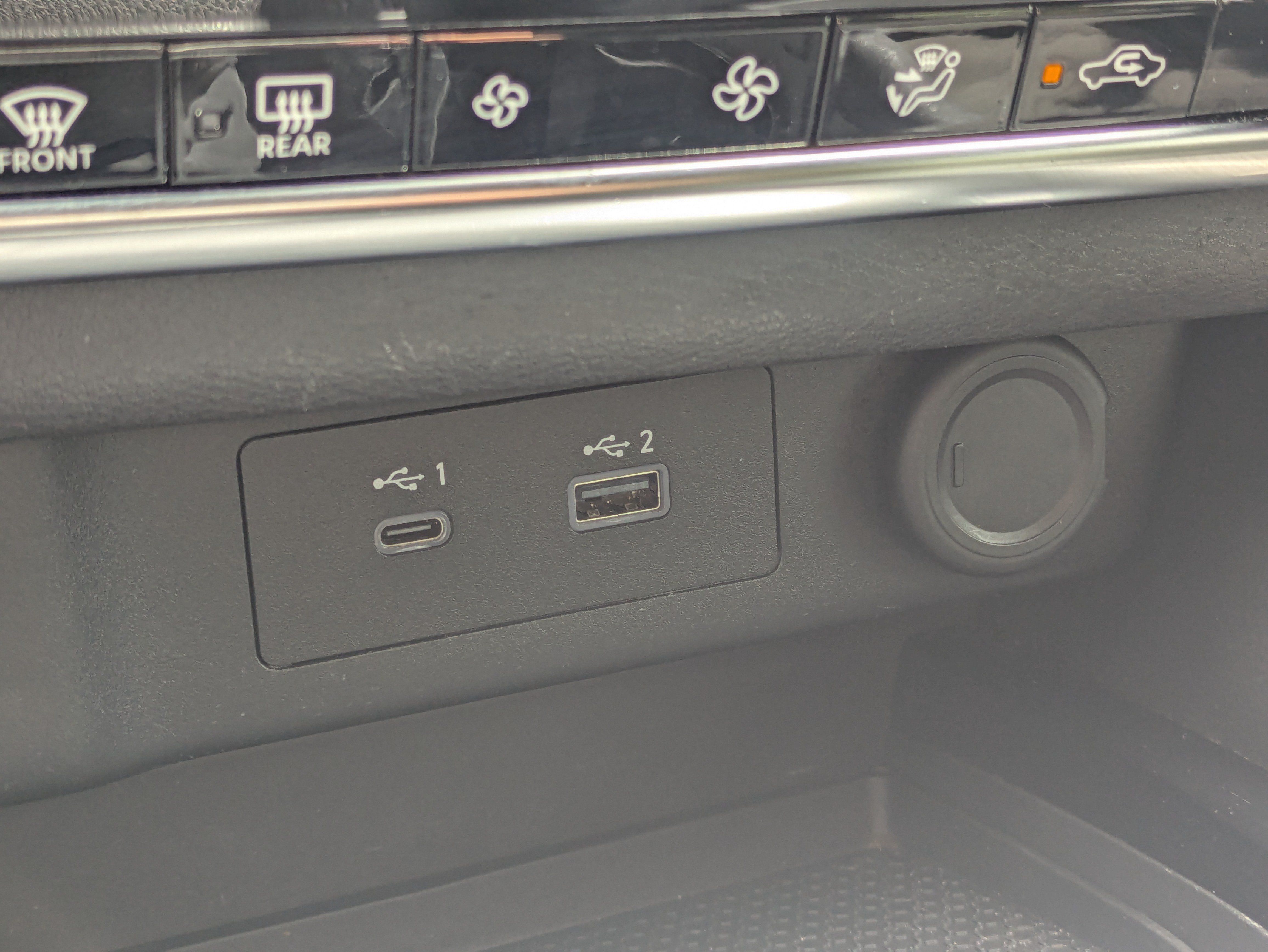 Used 2023 Nissan Rogue SV FWD image 19