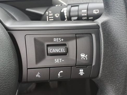 Certified 2025 Nissan Kicks SV AWD/4WD image 20