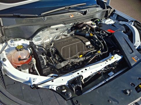 Used 2024 Chevrolet Trax LT image 27