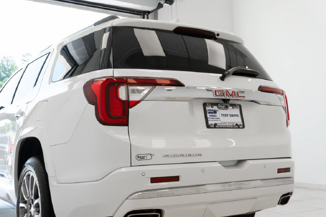 Used 2023 GMC Acadia Denali FWD image 10