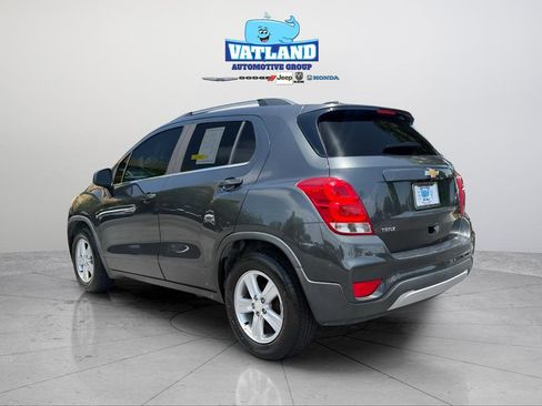 Used 2019 Chevrolet Trax LT w/ LPO, Cargo Package FWD image 3