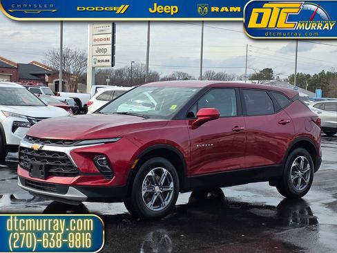Used 2025 Chevrolet Blazer LT image 2