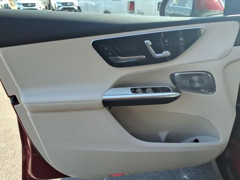 Used 2026 Mercedes-Benz GLC 300 4MATIC image 11