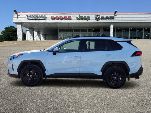 Used 2024 Toyota RAV4 XLE image 3