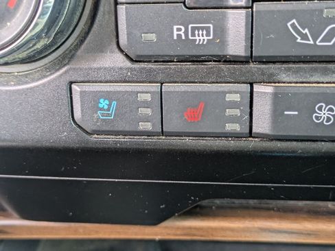 Used 2019 Ford F150 Lariat AWD/4WD image 23