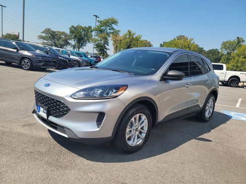 Used 2022 Ford Escape SE image 7