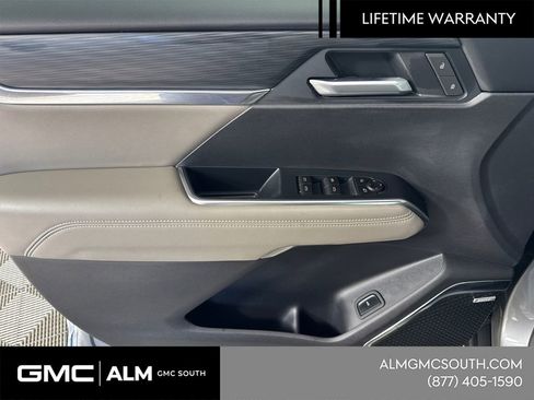 New 2026 GMC Acadia Elevation w/ Elevation Premium Package FWD image 12
