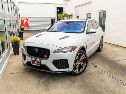Used 2019 Jaguar F-PACE SVR AWD/4WD image 3