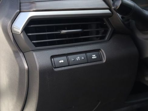 Used 2025 Nissan Altima 2.5 SV AWD/4WD image 13