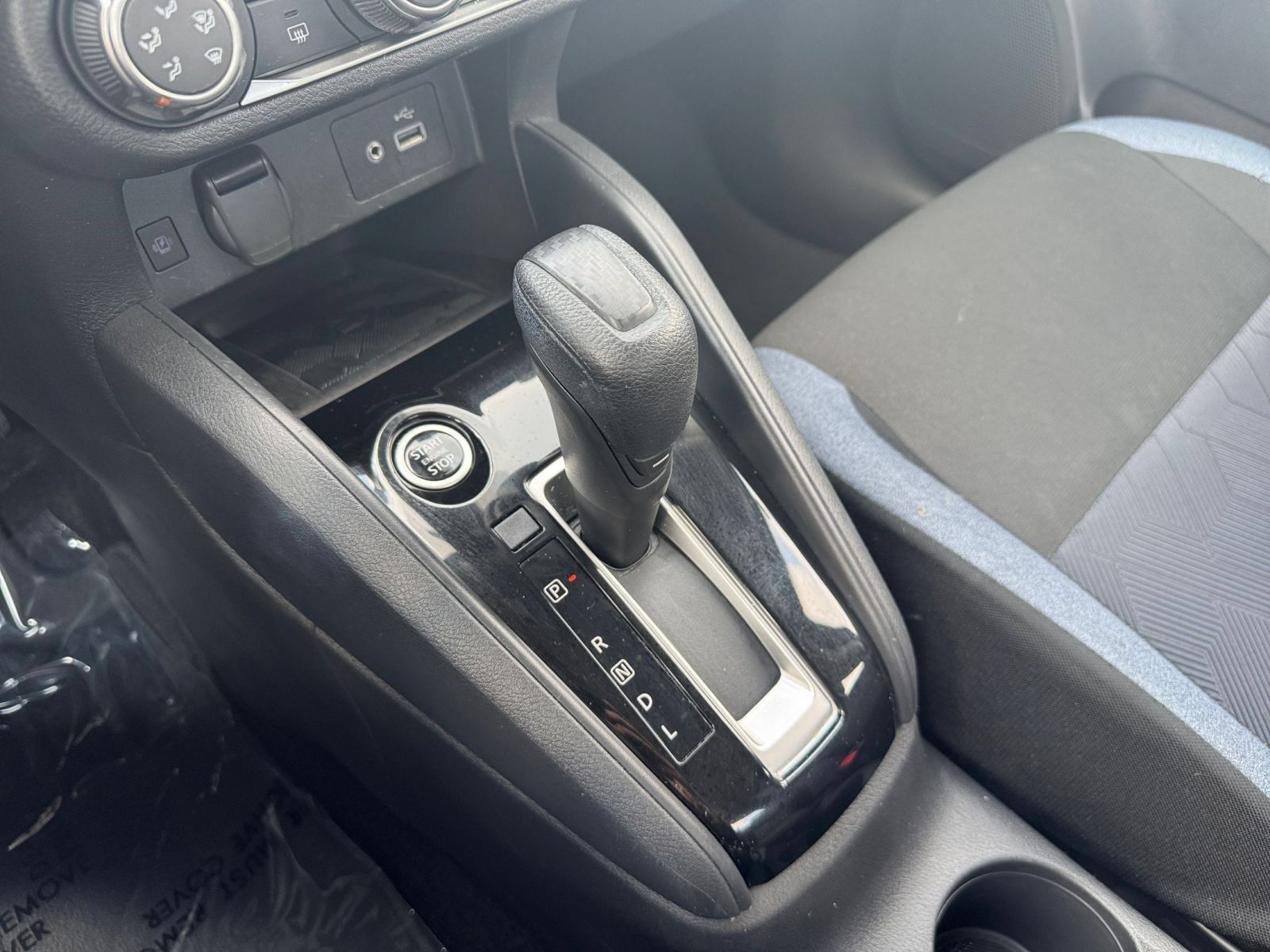 Used 2025 Nissan Versa SV FWD image 38