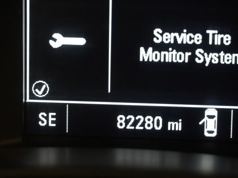 Used 2018 Chevrolet Equinox LS w/ LPO, Protection Package AWD/4WD image 8