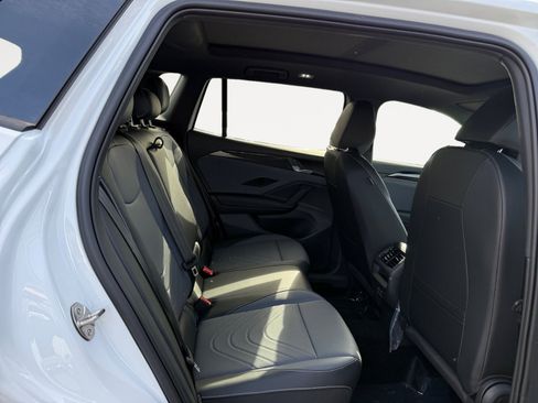 New 2026 Volkswagen Tiguan SE R-Line AWD/4WD image 18